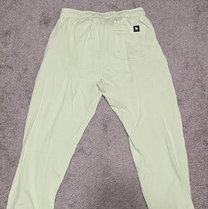 YoungLA Pastel Pumpcover Green